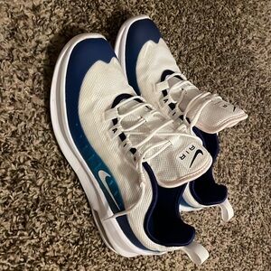 Nike Air Max Axis shoes